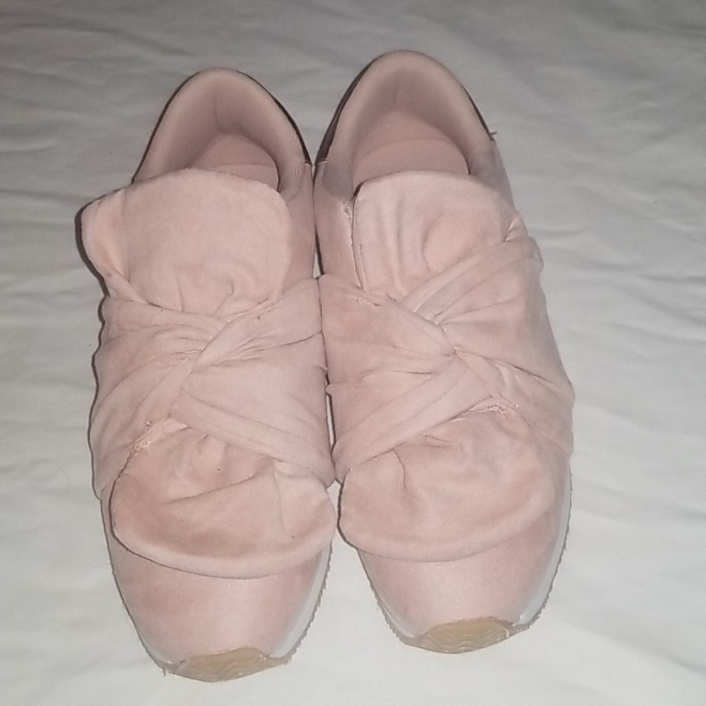 Pink Tennis shoes